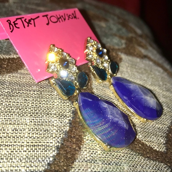 💙BETSEY JOHNSON TEARDROP EARRINGS💙 - Picture 7 of 7